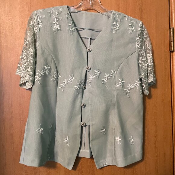 Jora Collection 2 Piece Short Sleeve Blazer Skirt with mesh overlay  embroidery - Picture 2 of 12